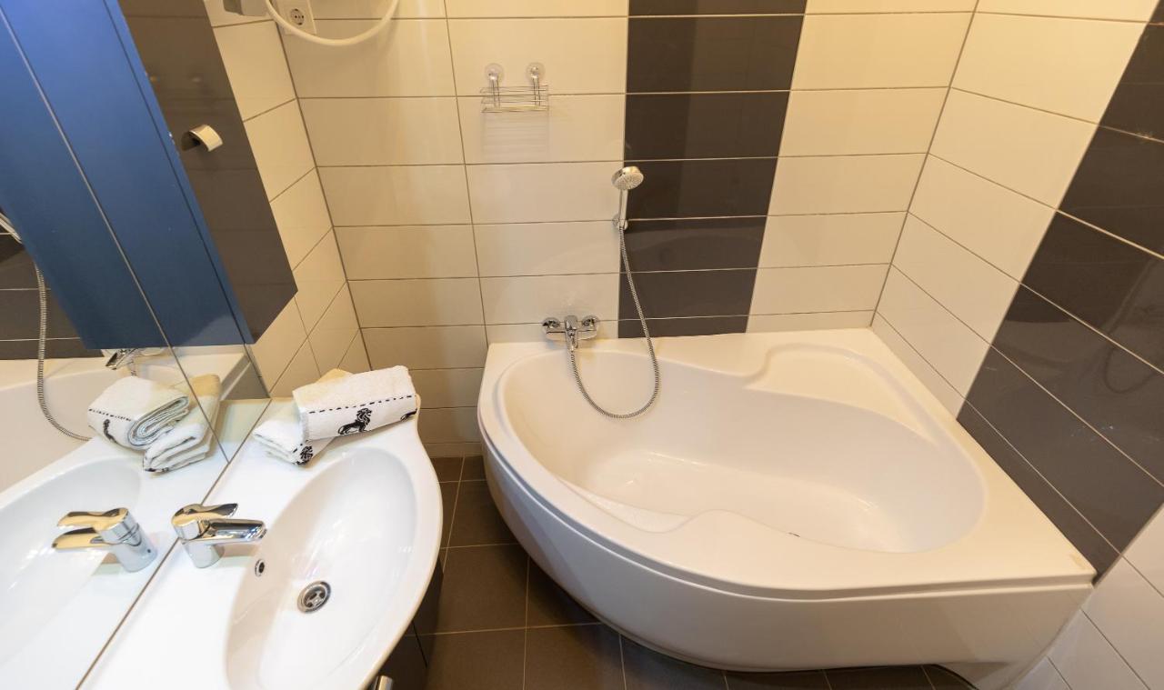 Wiky'S Apartman With 3Bathrooms Βουδαπέστη Εξωτερικό φωτογραφία